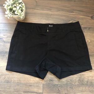 Black Ana casual shorts